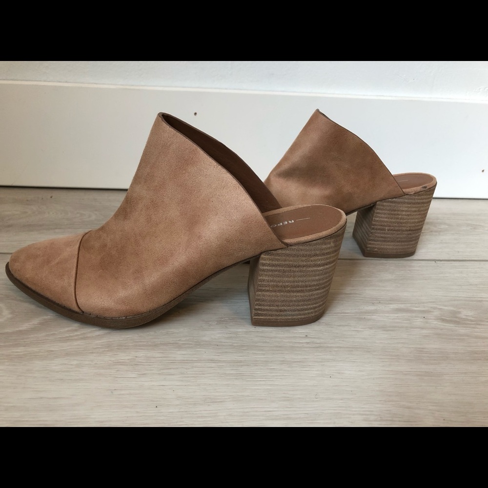 Tan Report Mules